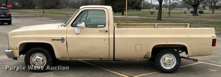 image for item OJ9692 1987 Chevrolet  C10 pickup truck