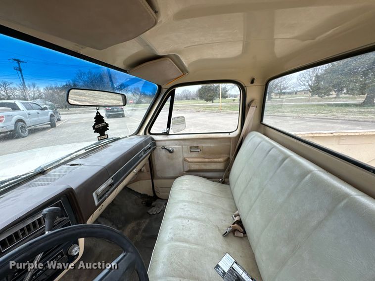 image for item OJ9692 1987 Chevrolet  C10 pickup truck