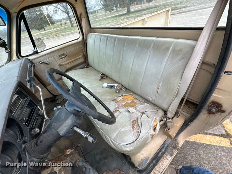 image for item OJ9692 1987 Chevrolet  C10 pickup truck