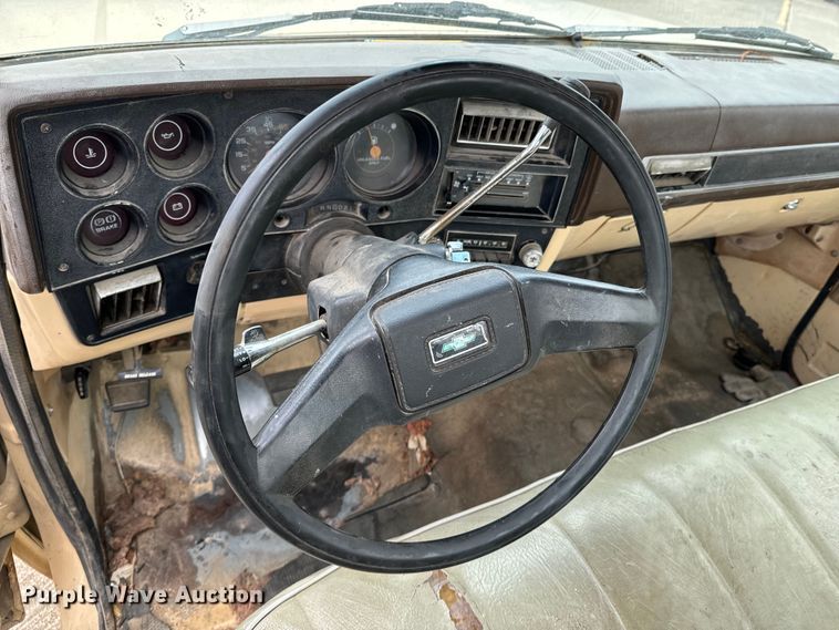 image for item OJ9692 1987 Chevrolet  C10 pickup truck