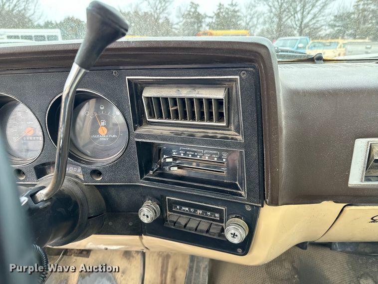 image for item OJ9692 1987 Chevrolet  C10 pickup truck