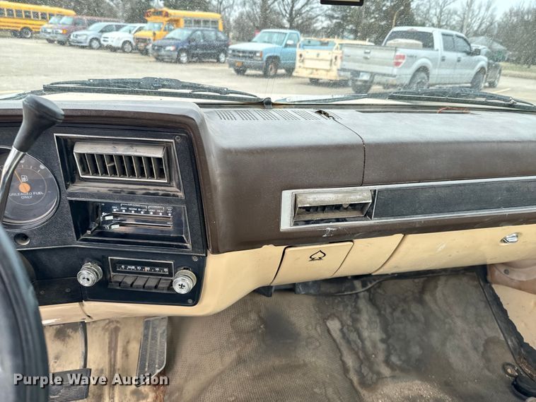 image for item OJ9692 1987 Chevrolet  C10 pickup truck