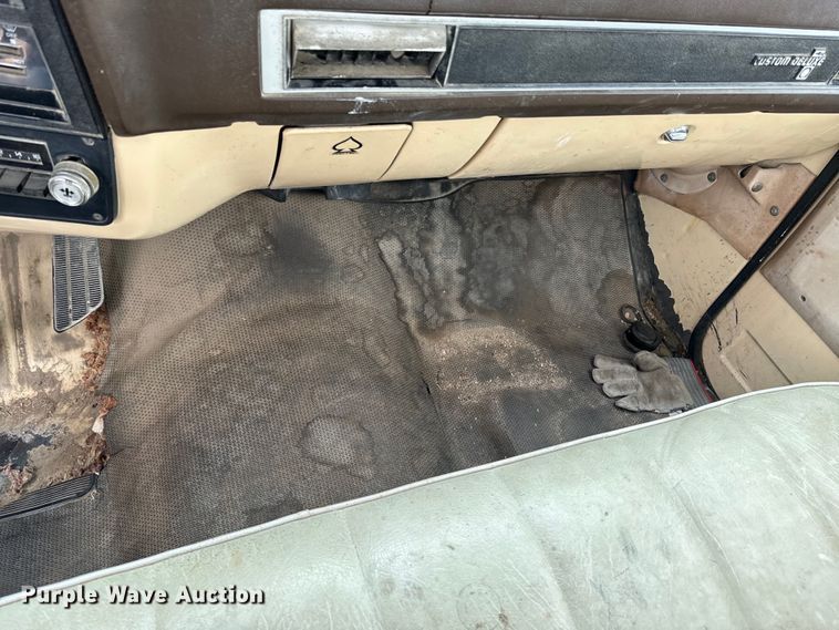 image for item OJ9692 1987 Chevrolet  C10 pickup truck