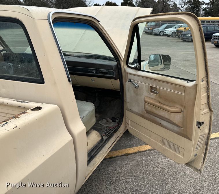 image for item OJ9692 1987 Chevrolet  C10 pickup truck