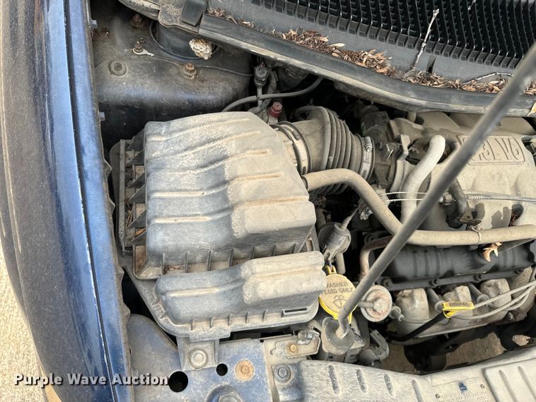 image for item OJ9693 2001 Dodge Caravan SE van