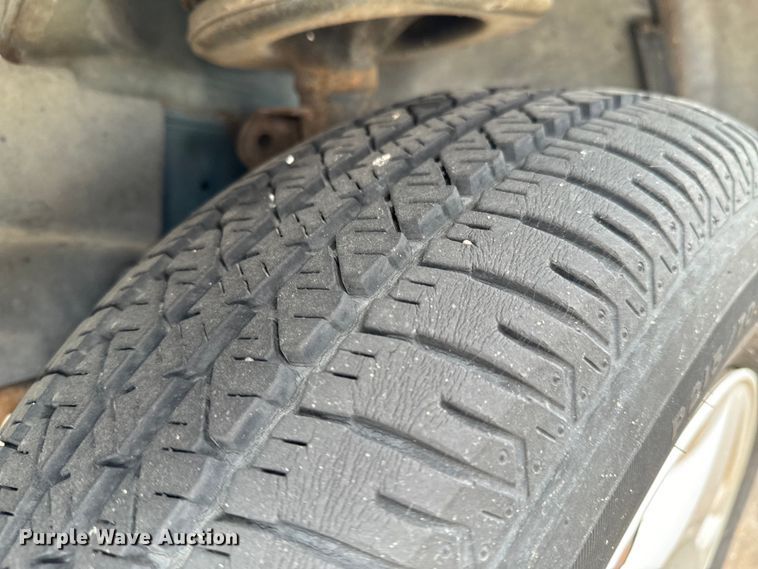 image for item OJ9693 2001 Dodge Caravan SE van