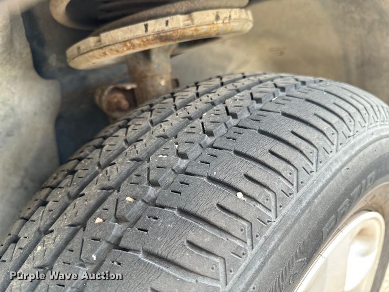 image for item OJ9693 2001 Dodge Caravan SE van