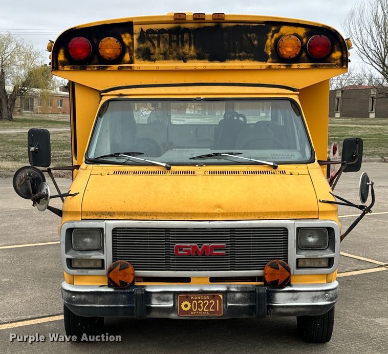 image for item OJ9694 1992 GMC Vandura school bus