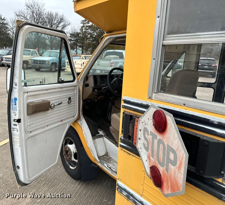 image for item OJ9694 1992 GMC Vandura school bus