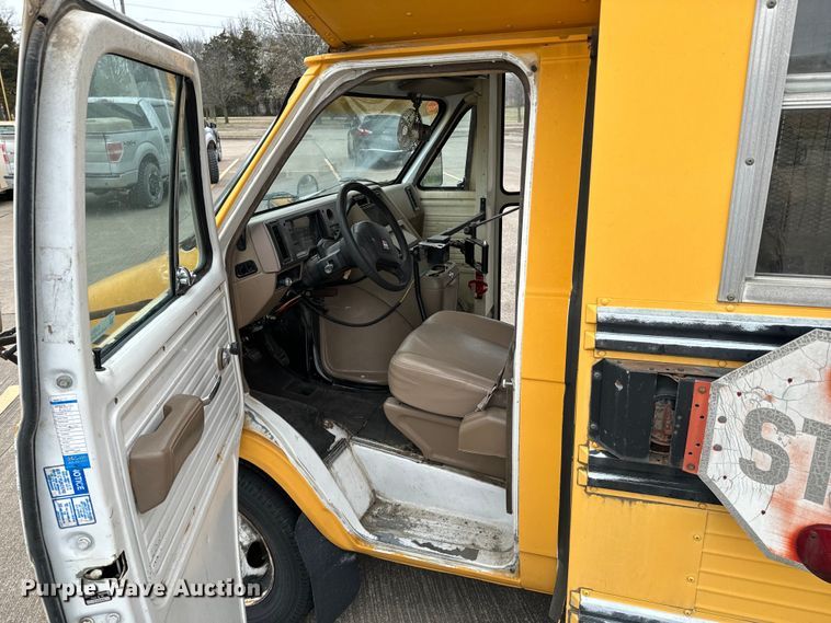 image for item OJ9694 1992 GMC Vandura school bus