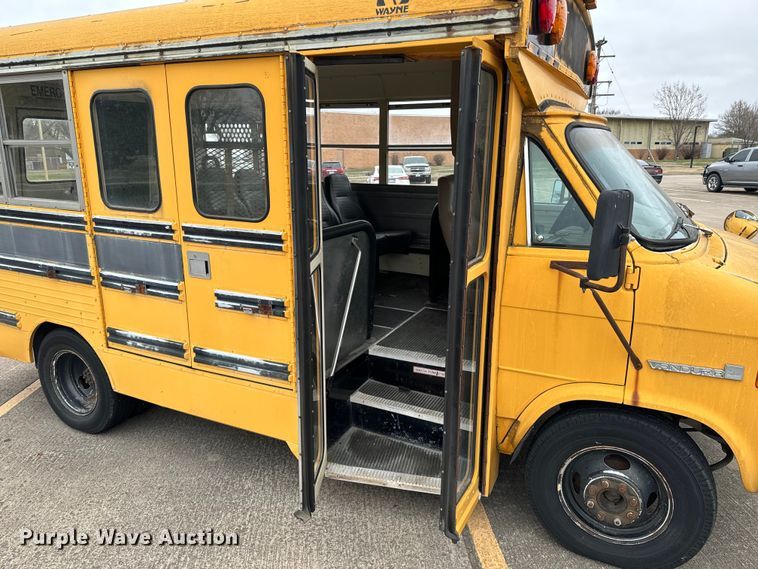 image for item OJ9694 1992 GMC Vandura school bus