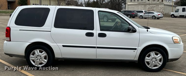 image for item OJ9695 2008 Chevrolet Uplander LS van