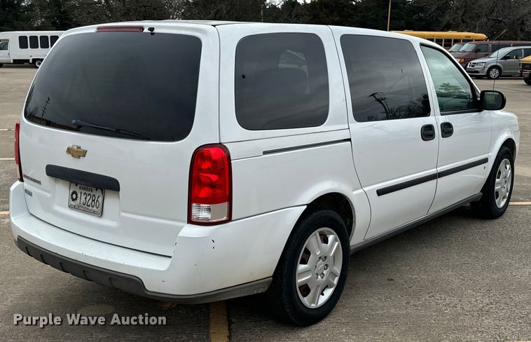 image for item OJ9695 2008 Chevrolet Uplander LS van