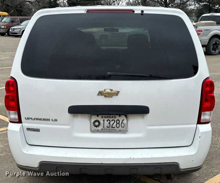 image for item OJ9695 2008 Chevrolet Uplander LS van