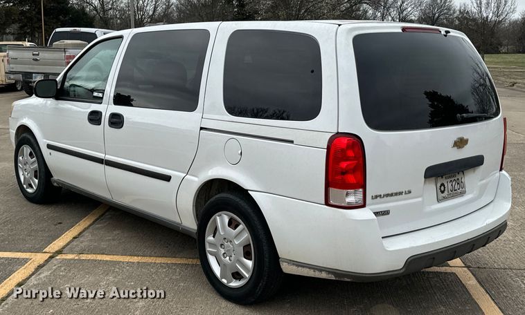 image for item OJ9695 2008 Chevrolet Uplander LS van