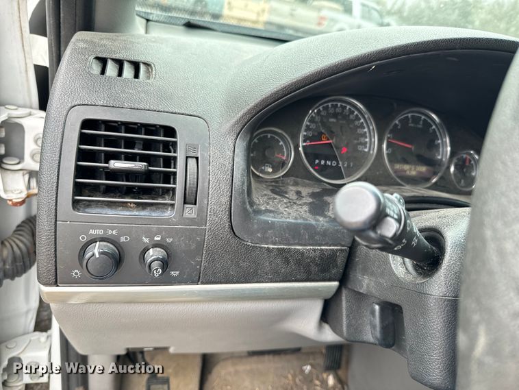 image for item OJ9695 2008 Chevrolet Uplander LS van