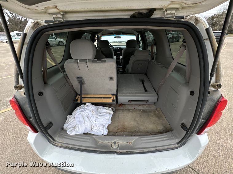 image for item OJ9695 2008 Chevrolet Uplander LS van