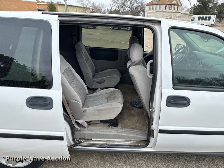 image for item OJ9695 2008 Chevrolet Uplander LS van