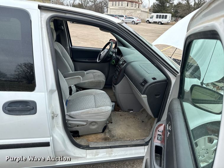 image for item OJ9695 2008 Chevrolet Uplander LS van