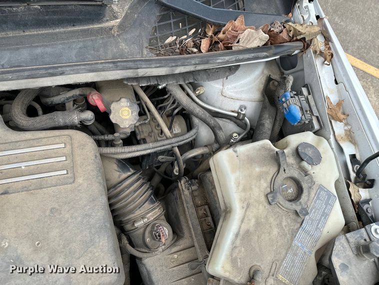 image for item OJ9695 2008 Chevrolet Uplander LS van