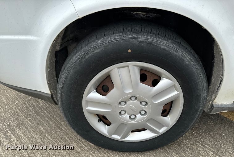 image for item OJ9695 2008 Chevrolet Uplander LS van