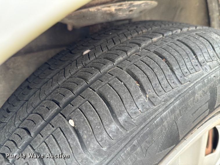 image for item OJ9695 2008 Chevrolet Uplander LS van