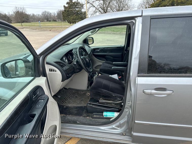 image for item OJ9696 2014 Dodge Grand Caravan van