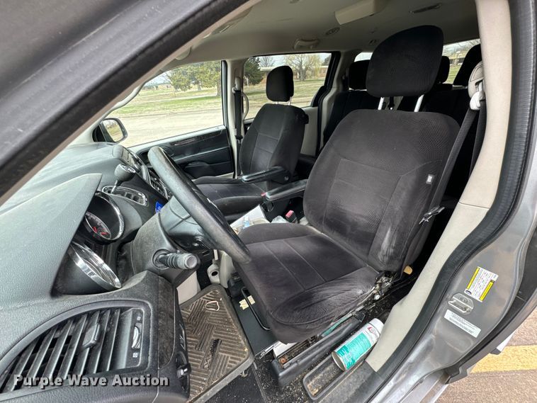 image for item OJ9696 2014 Dodge Grand Caravan van