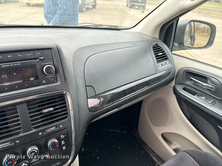 image for item OJ9696 2014 Dodge Grand Caravan van