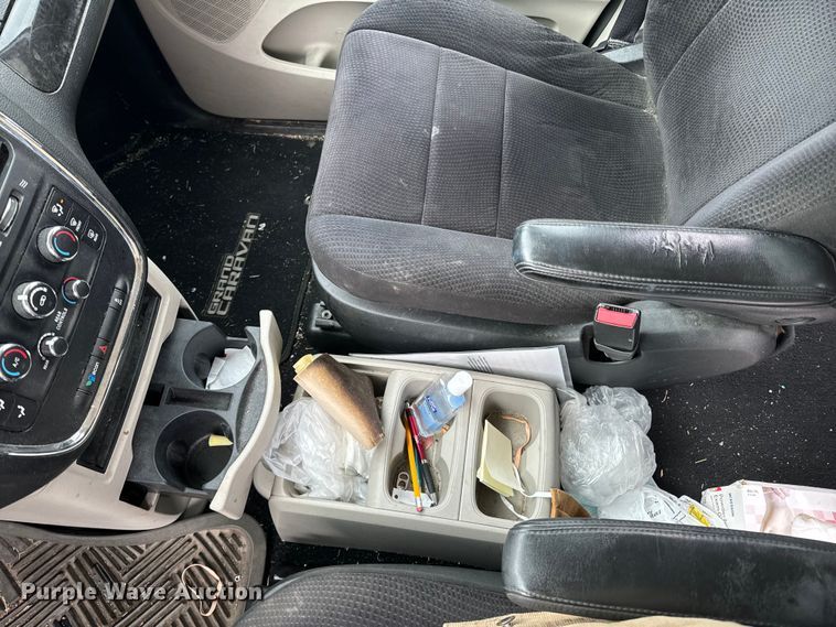 image for item OJ9696 2014 Dodge Grand Caravan van