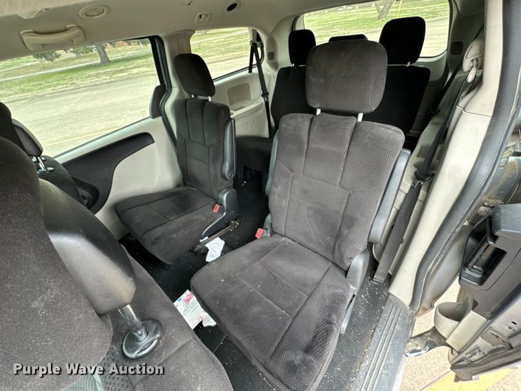 image for item OJ9696 2014 Dodge Grand Caravan van