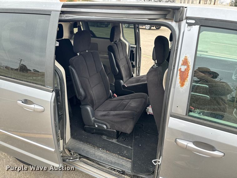 image for item OJ9696 2014 Dodge Grand Caravan van