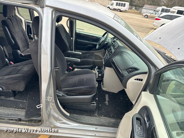 image for item OJ9696 2014 Dodge Grand Caravan van