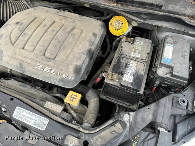 image for item OJ9696 2014 Dodge Grand Caravan van