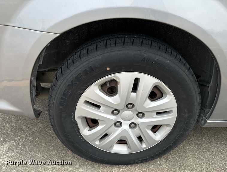 image for item OJ9696 2014 Dodge Grand Caravan van