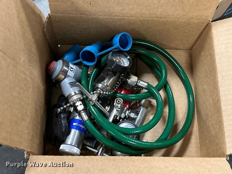 image for item OM9253 Rescue and camping gear 