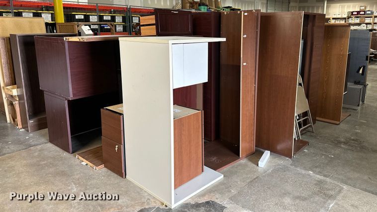 image for item OM9254 Office desk and chairs