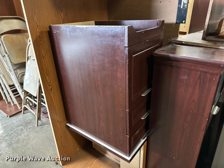 image for item OM9254 Office desk and chairs