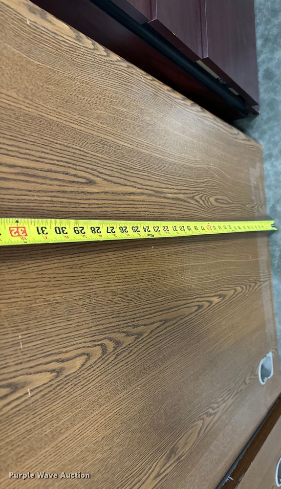 image for item OM9254 Office desk and chairs