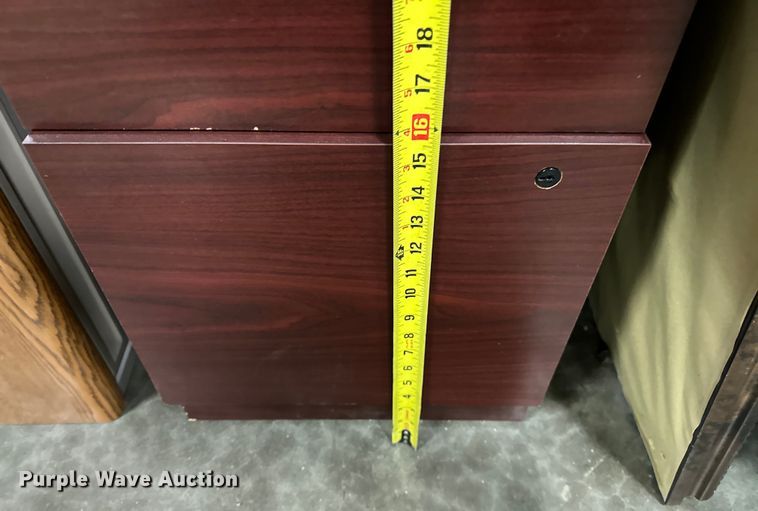 image for item OM9254 Office desk and chairs