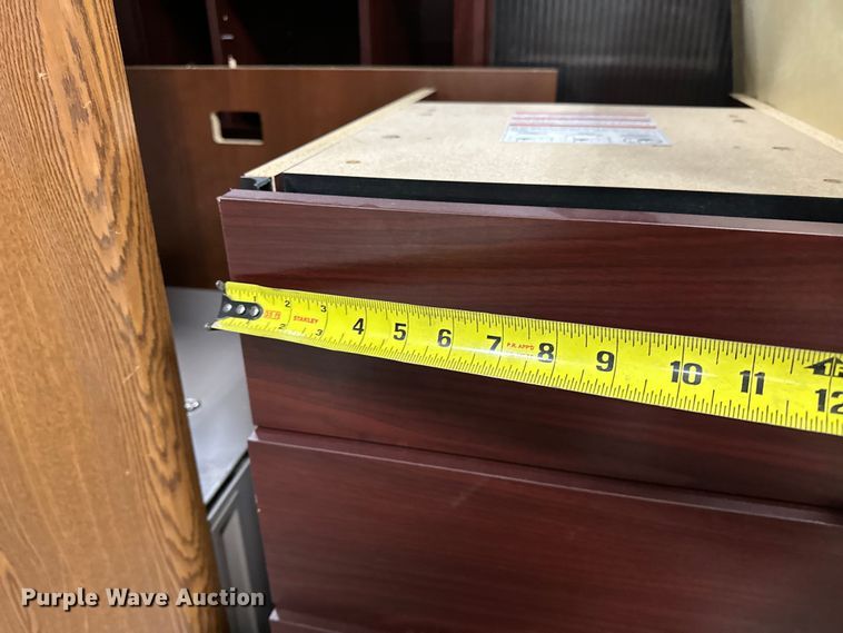 image for item OM9254 Office desk and chairs