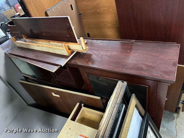 image for item OM9254 Office desk and chairs