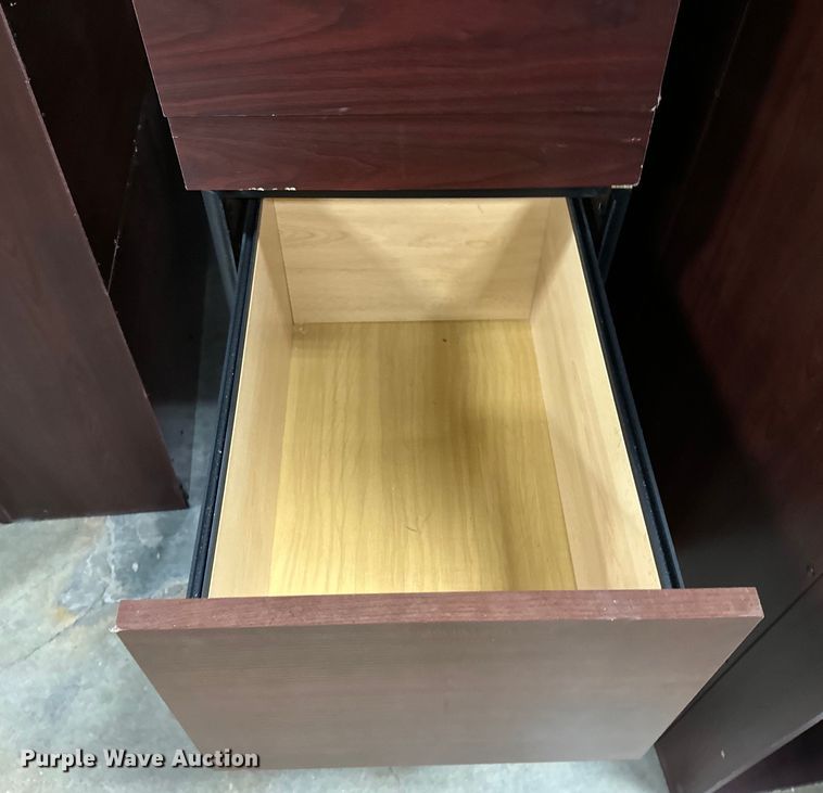 image for item OM9254 Office desk and chairs