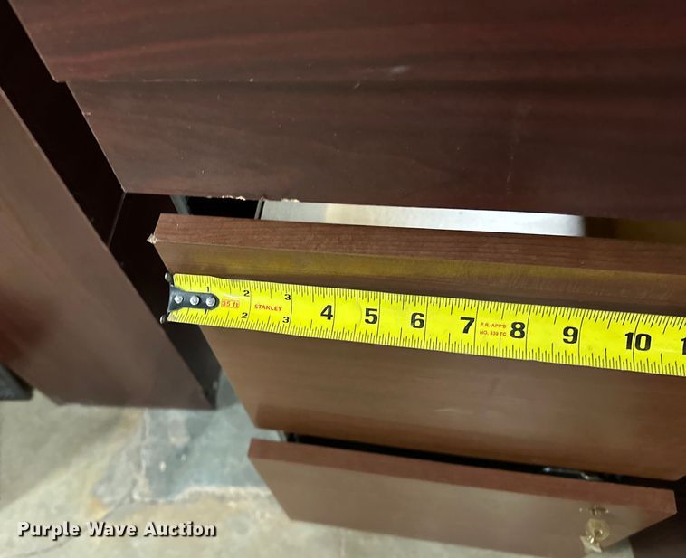 image for item OM9254 Office desk and chairs