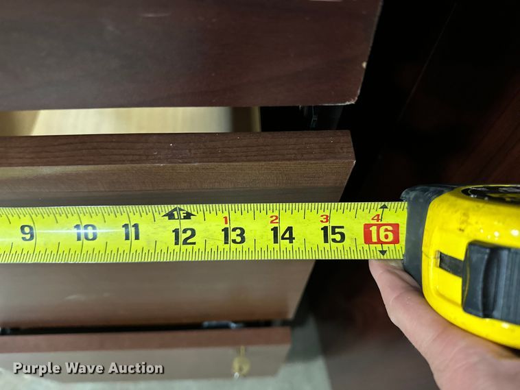 image for item OM9254 Office desk and chairs