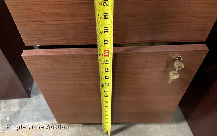 image for item OM9254 Office desk and chairs