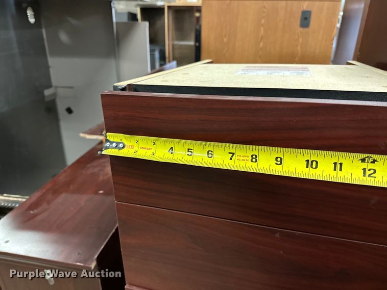 image for item OM9254 Office desk and chairs