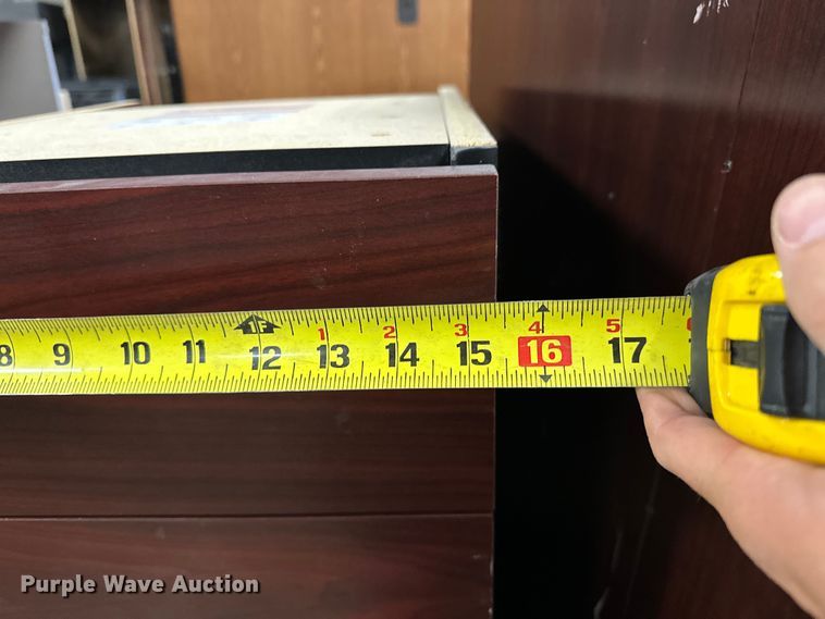 image for item OM9254 Office desk and chairs