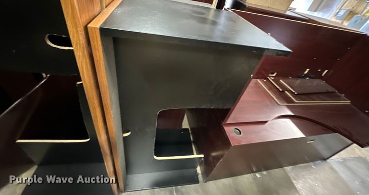 image for item OM9254 Office desk and chairs