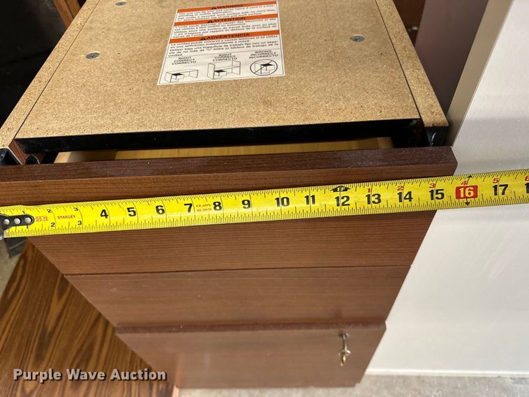 image for item OM9254 Office desk and chairs